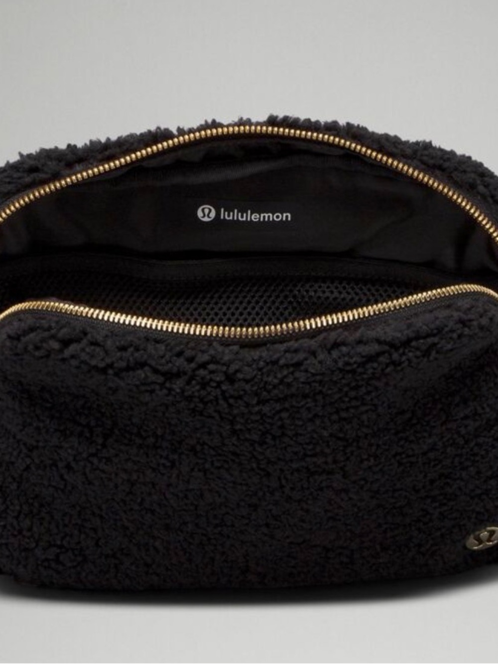 lululemon athletica Black Sherpa Everywhere Belt Bag - Picture 2 of 8